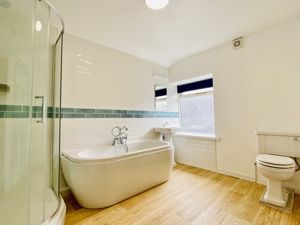 Family bathroom- click for photo gallery